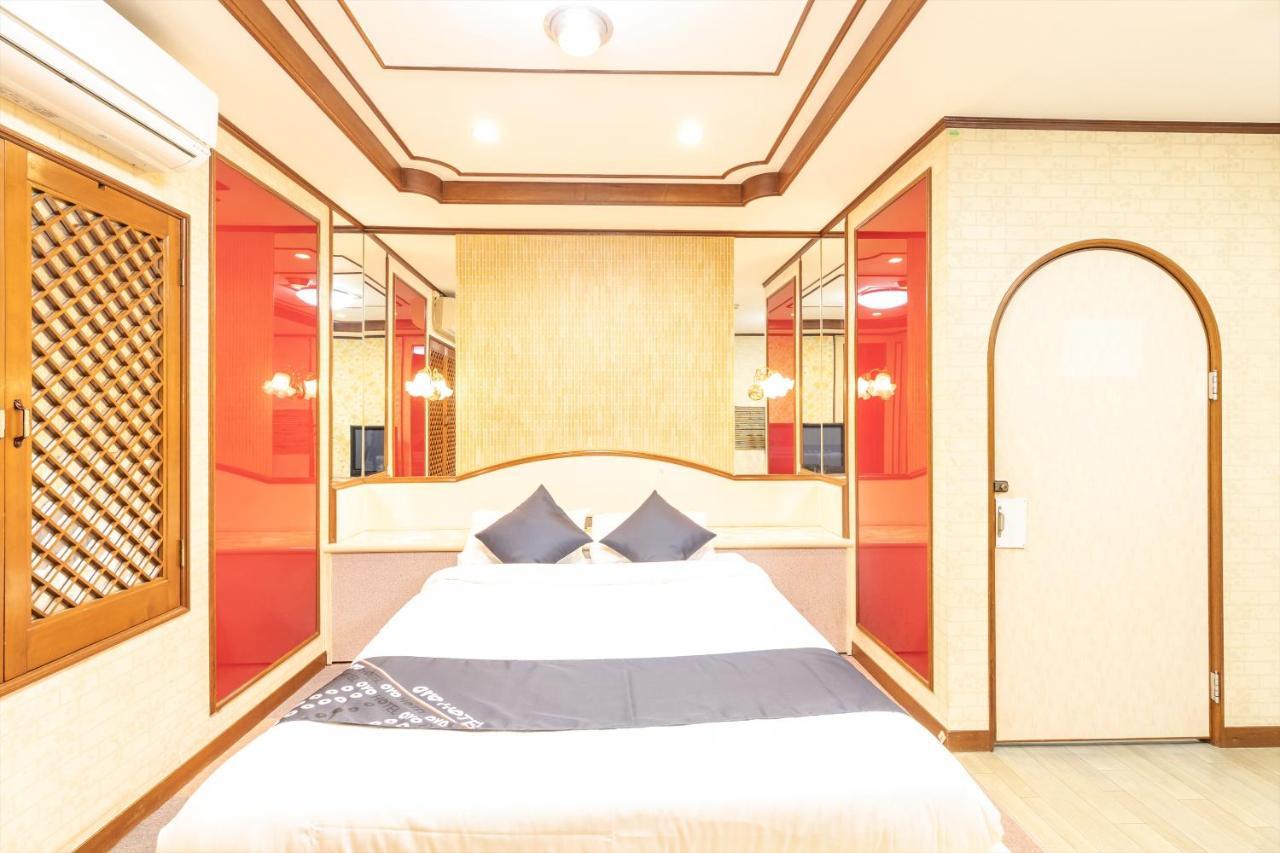 Oyo Hotel Tatsuyoshi Sennan Misakimachi Tannowa Exterior foto